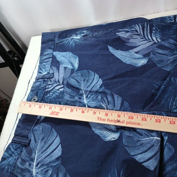 Old Navy Men’s Blue Palm Print Shorts 38 Built-In Flex Ultimate Slim Casual Summ - Picture 11 of 12